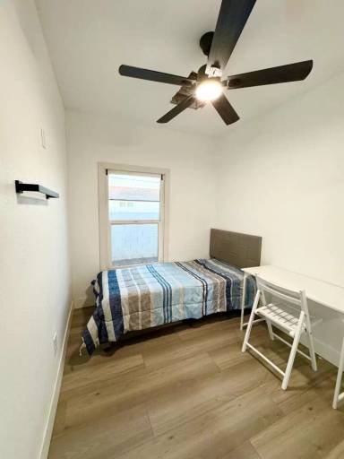 Main picture of 1845 E Monroe St