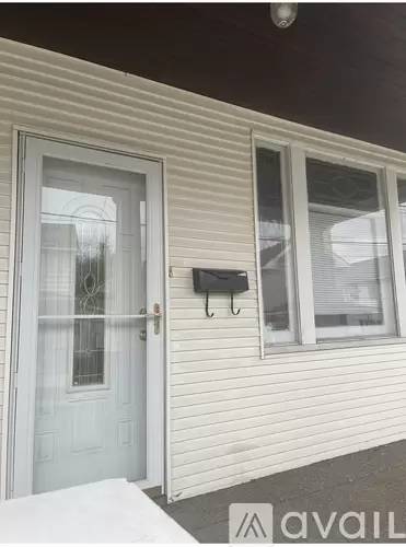 Main picture of 127 Gilligan St