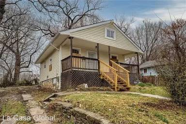 Main picture of 2933 Spruce Ave