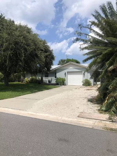 Main picture of 2046 Sea Ave