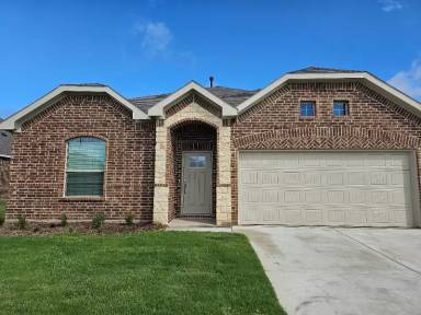 Main picture of 924 High Noon Dr