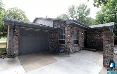 Main picture of 4810 Ginny Ave