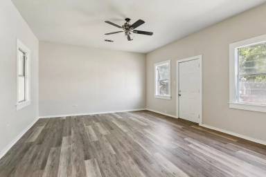 Main picture of 4202 5th St