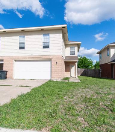 Main picture of 5804 Hamza Cir