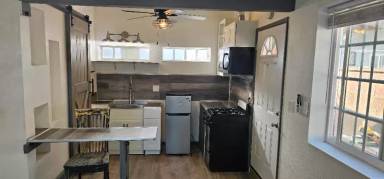Main picture of 835 Orrington Ave