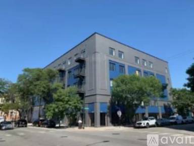 Main picture of 2550 S Wabash Ave