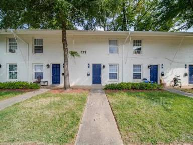 Main picture of 321 S Gardner Ave