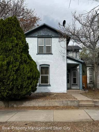 Main picture of 1019 E Orman Ave