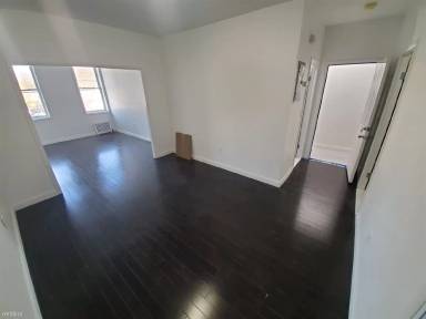 Main picture of 10418 Metropolitan Ave