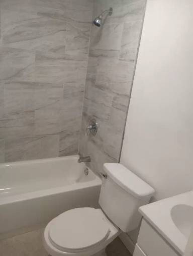 Main picture of 6 E Indiana Ave