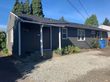 Main picture of 3106 E McLoughlin Blvd