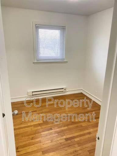 Main picture of 202 S Lynn