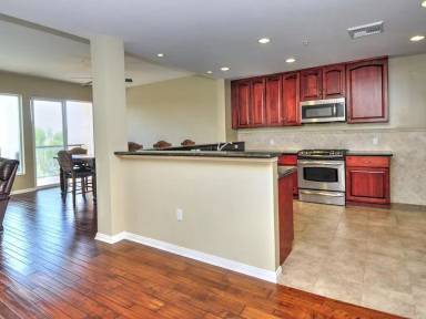 Main picture of 301 Mission Ave