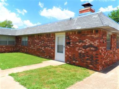 Main picture of 112 NE 12th St