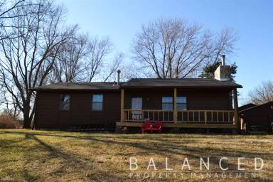 Main picture of 5221 SE Tecumseh Rd