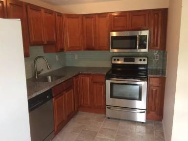 Main picture of 81 N Day St