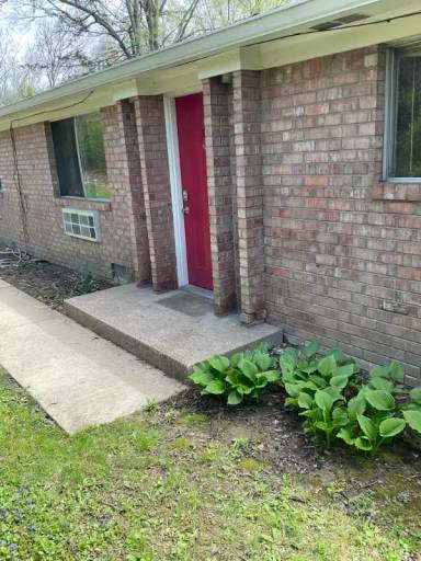 Main picture of 460 Wells Dr