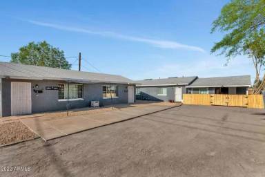 Main picture of 110-112 N 33rd Ave Apartments