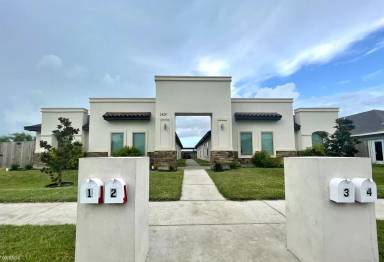 Main picture of 2407 N Mojave