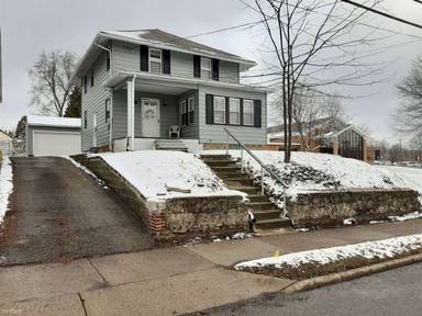 Main picture of 729 25th St NW