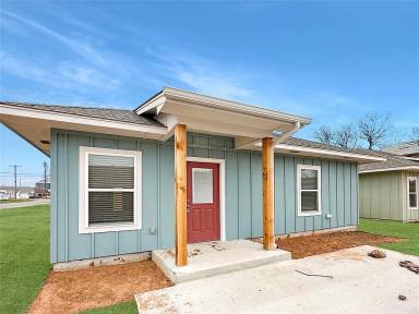 Main picture of 204 E Oklahoma Ave