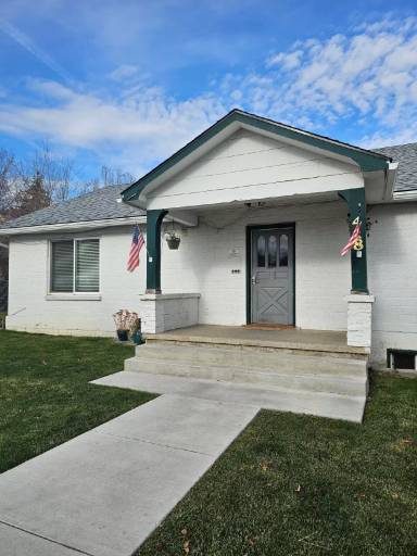 Main picture of 418 SW G St