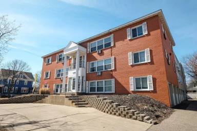 Main picture of 3040 DuPont Ave S