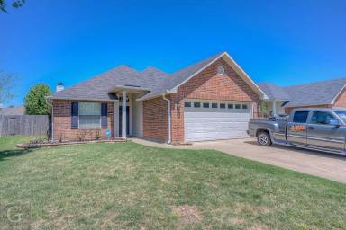 Main picture of 326 Gaston Ln
