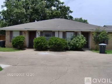 Main picture of 807 San Saba Dr