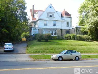Main picture of 19 Grand Blvd