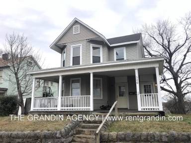 Main picture of 526 5th St SE
