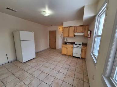 Main picture of 83 Franklin St