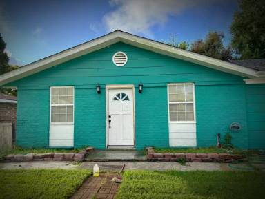 Main picture of 633 Cameron Ct