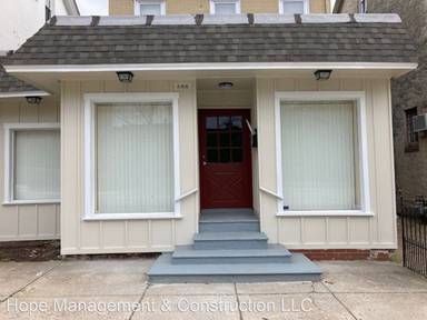 Main picture of 866 E High St