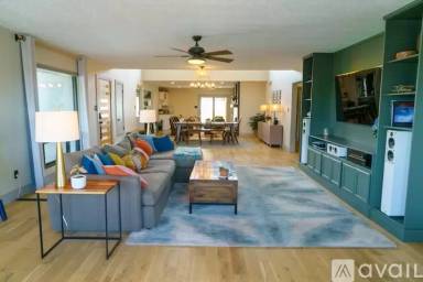 Main picture of 1034 Wagon Train Dr SE