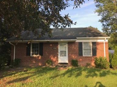Main picture of 130 N Fuquay Ave