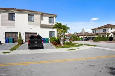 Main picture of 14503 SW 24th Ter