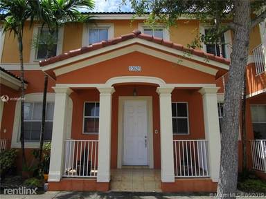Main picture of 10826 SW 240th St