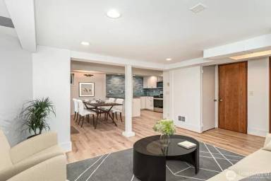 Main picture of 5523 Woodlawn Ave N