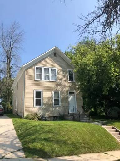 Main picture of 920 Broadway Ave