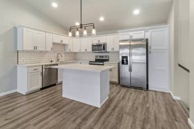 Main picture of 230 Divide Dr