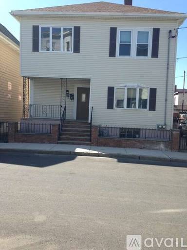 Main picture of 28 Porter St