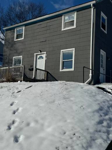 Main picture of 517 Thompson Ave