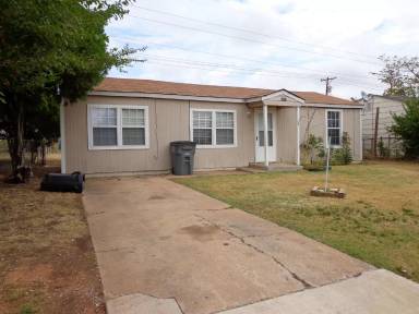 Main picture of 2725 SW G Ave
