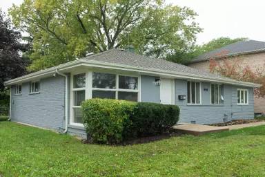 Main picture of 846 Waukegan Rd