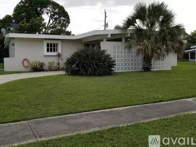 Main picture of 158 SE Lucero Dr