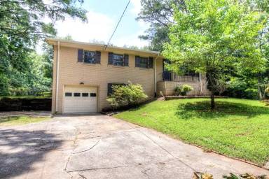 Main picture of 2063 Woodbine Cir