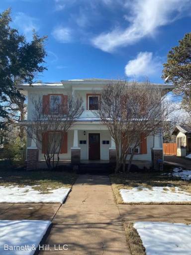 Main picture of 466 Clinton St