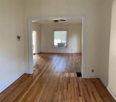 Main picture of 103 W 8th St
