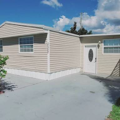 Main picture of 26222 Earl Rd